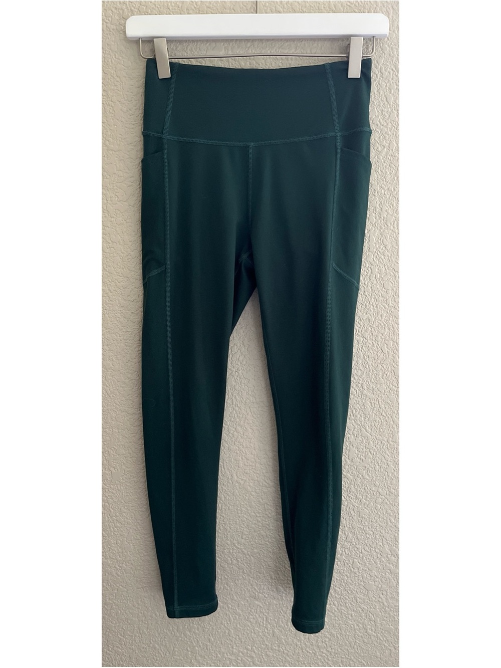 Victoria’s Secret Pine Green Leggings Women’s Size 6